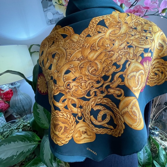 Chanel Gold Chain And CC Silk Scarf. - Picture 14 of 15